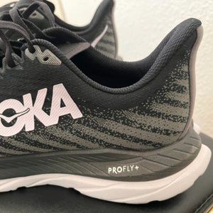 Men's HOKA Mach 5 Size 9.5